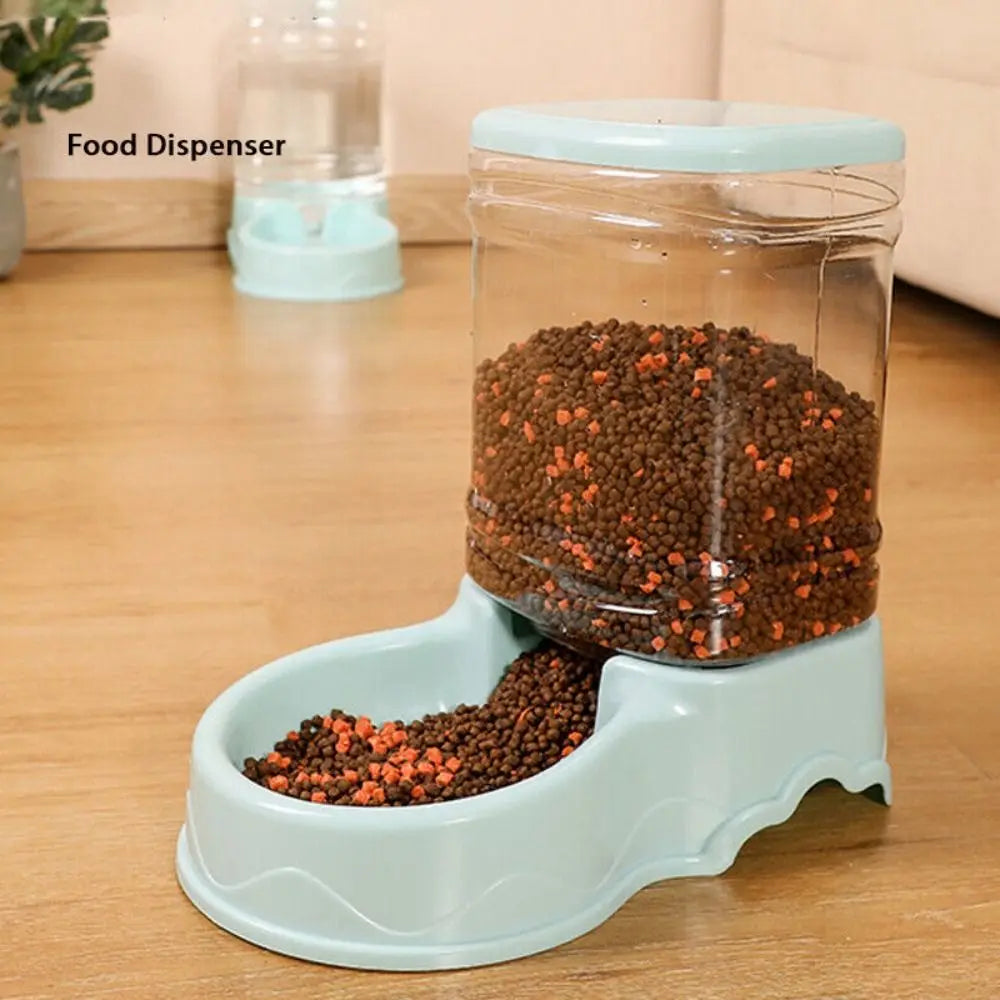 Pet Castle automatic pet feeder with 3.8L food dispenser and cat eating from bowl